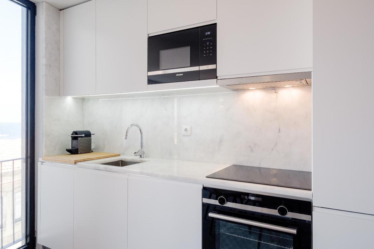 Boutique Rentals- Bliss By The Sea Apt- Ocean Views In Foz Beach Porto Luaran gambar